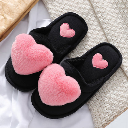 Kuschelige Hausschuhe mit Herzmotiv – Warme Winter-Slipper für Valentinstag