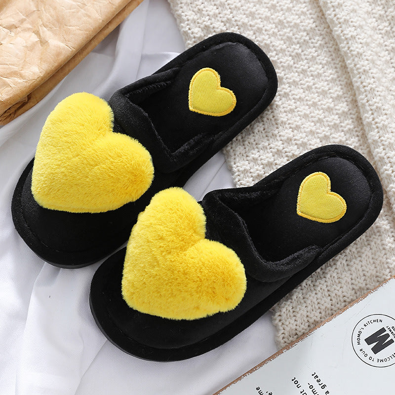 Kuschelige Hausschuhe mit Herzmotiv – Warme Winter-Slipper für Valentinstag