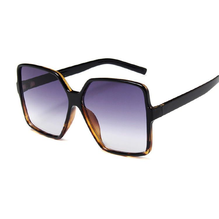 Fashion Sonnenbrille mit Schwarz-Gradient-Linsen – Sommerlicher Vintage-Look