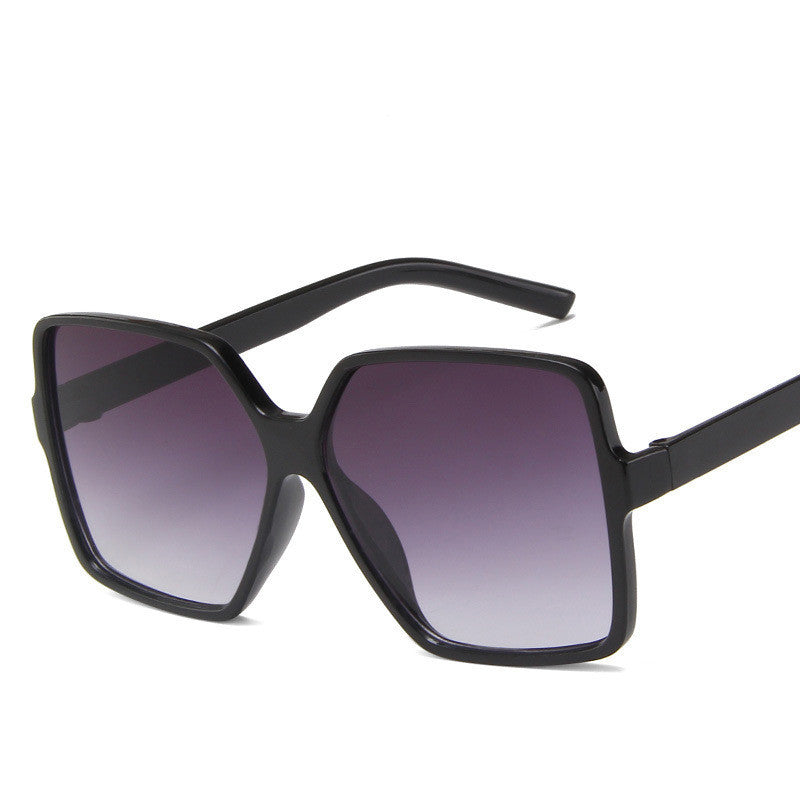 Fashion Sonnenbrille mit Schwarz-Gradient-Linsen – Sommerlicher Vintage-Look