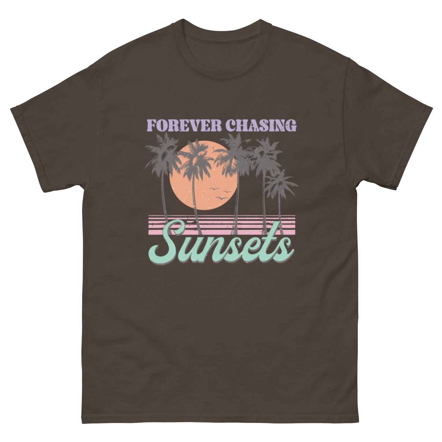 Forever Chasing Sunsets Unisex T-Shirt – Trage die Magie des Sonnenuntergangs